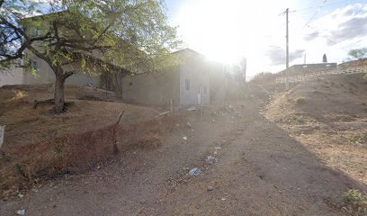 Negocio Gruas, Refaccionaria, Llantera Y Taller Anexo 