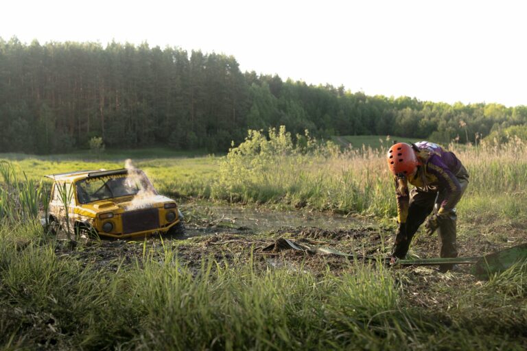 Cómo sacar un coche atrapado en arena: guía de rescate y seguridad