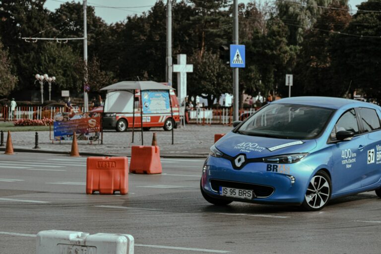 ¿Cómo se mueve un vehículo eléctrico? Funcionamiento y componentes clave