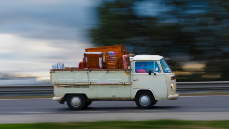 ¿Cuánto cuesta trasladar una camioneta? Guía de precios y factores clave