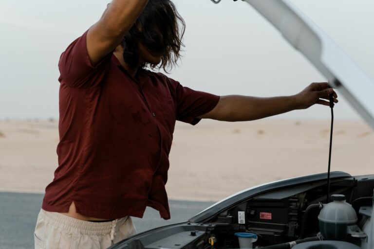 ¿Qué hacer si el coche pierde aceite? Guía de detección y pasos a seguir