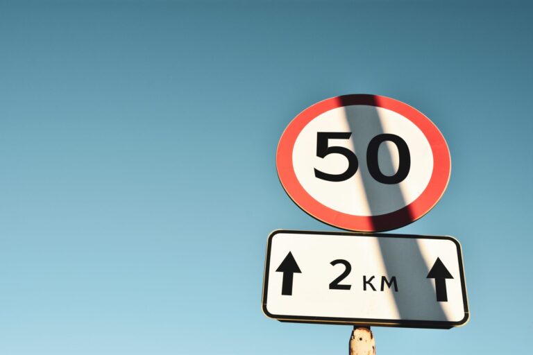 ¿Qué hacer si excedes el límite de kilómetros en tu renting? Soluciones y ajustes