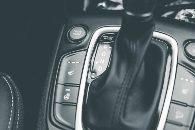 ¿Se puede empujar un auto automático? Por qué debes evitarlo y qué riesgos implica